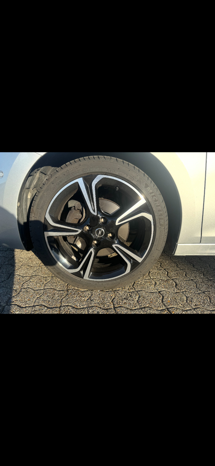 Sølv Opel Corsa fra 2023