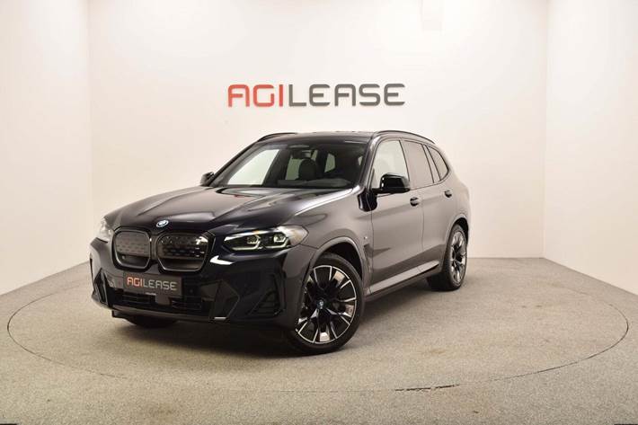Sort BMW iX3 fra 2022 set udefra