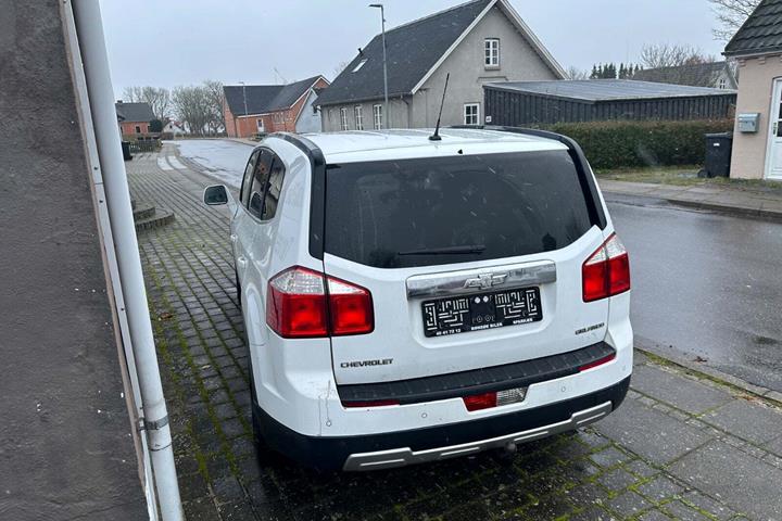 undefined Chevrolet Orlando fra 2012 set udefra