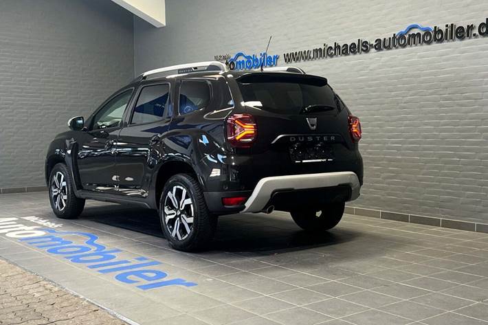Sort Dacia Duster fra 2021