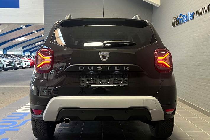 Sort Dacia Duster fra 2021