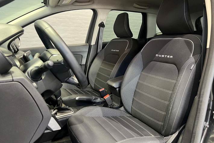 Sort Dacia Duster fra 2021