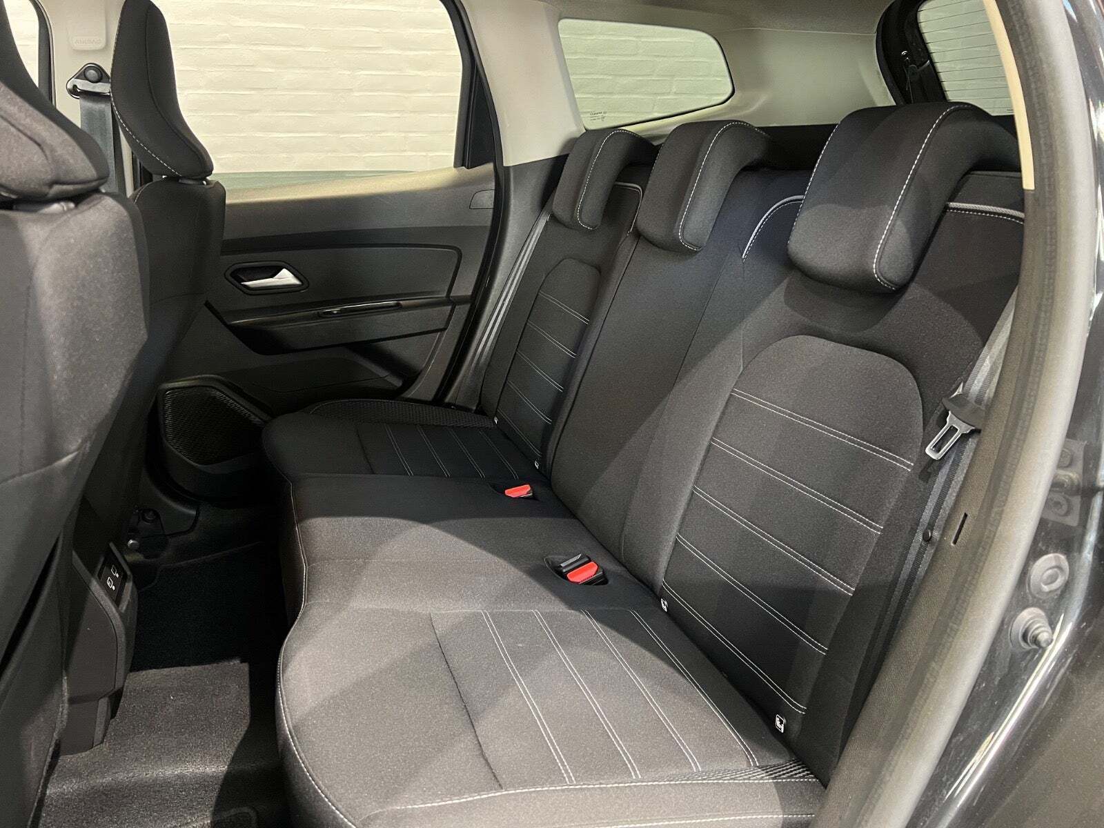 Sort Dacia Duster fra 2021