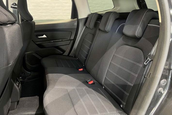 Sort Dacia Duster fra 2021