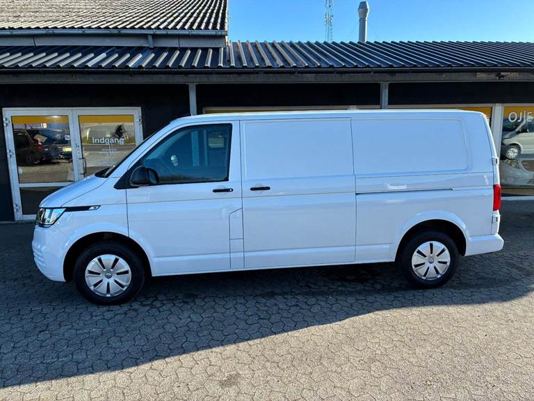 VW Transporter 2,0 TDi 150 Kassevogn lang