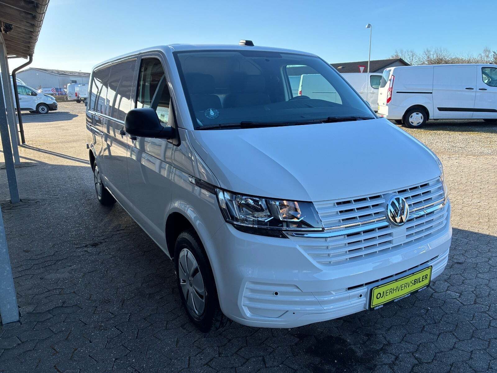 VW Transporter 2,0 TDi 150 Kassevogn lang
