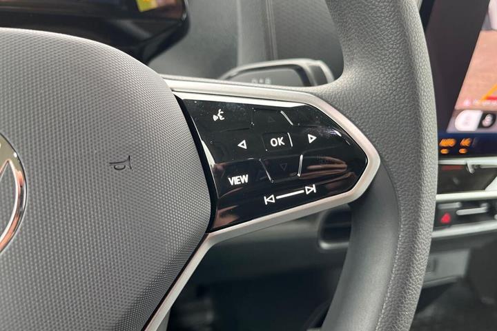Hvid VW ID.Buzz fra 2025