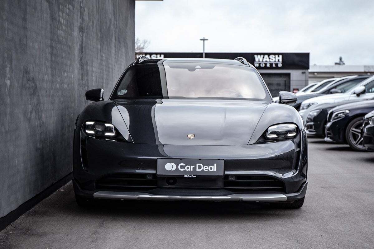 Porsche Taycan 4 Performance+ Cross Turismo