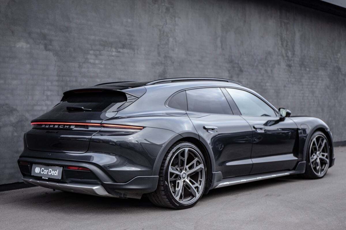 Porsche Taycan 4 Performance+ Cross Turismo