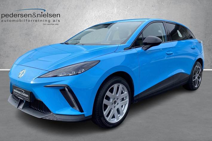 Blå MG MG4 Electric fra 2025 set udefra