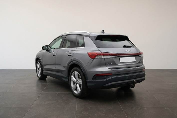Grå Audi Q4 fra 2023