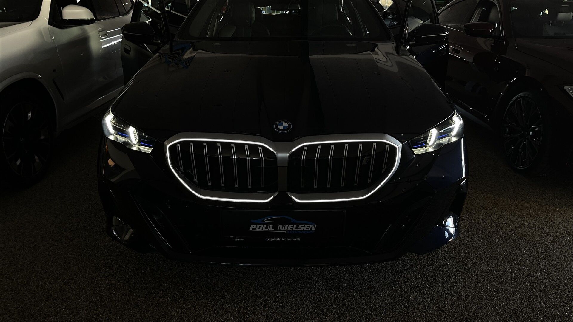 Sort BMW i5 fra 2023