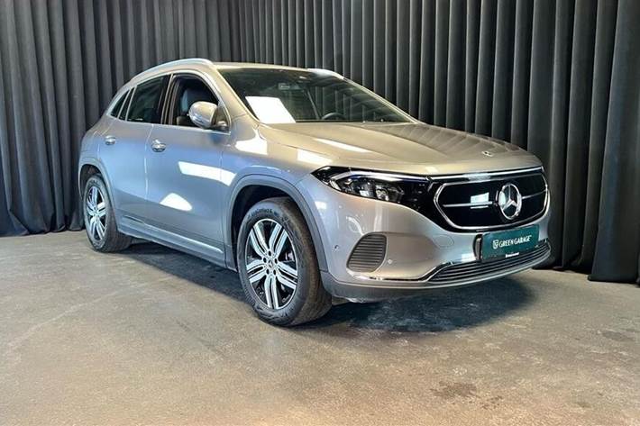 Grå Mercedes EQA 250+ fra 2023 set udefra