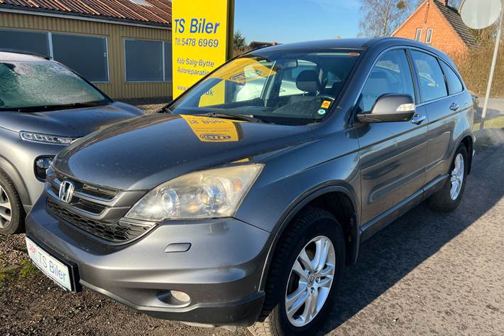 Grå Honda CR-V fra 2010 set udefra