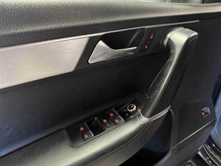 VW Passat 2,0 Variant BlueMotion TDI Highline 140HK Stc 6g Aut.