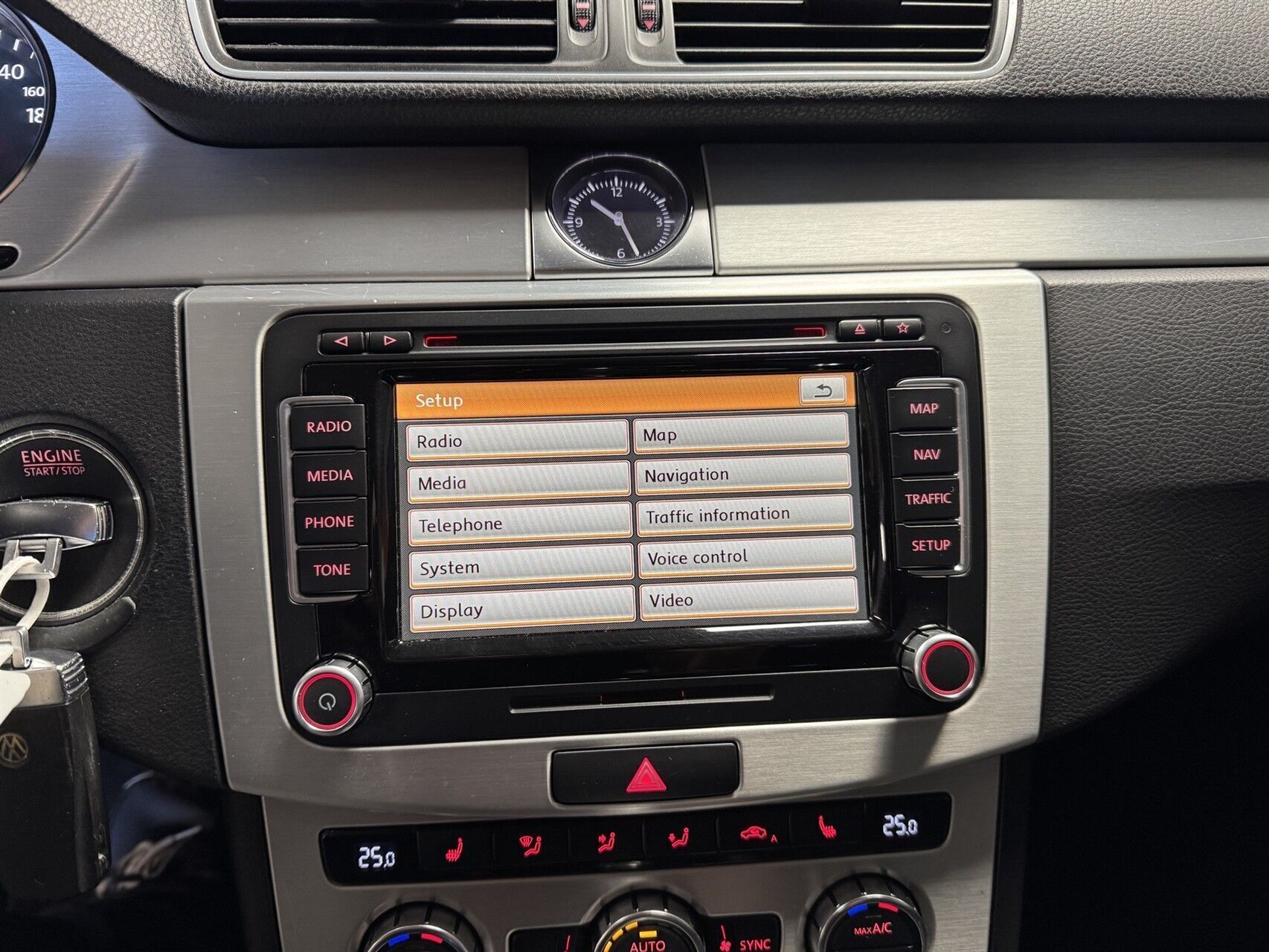 Sort VW Passat fra 2012