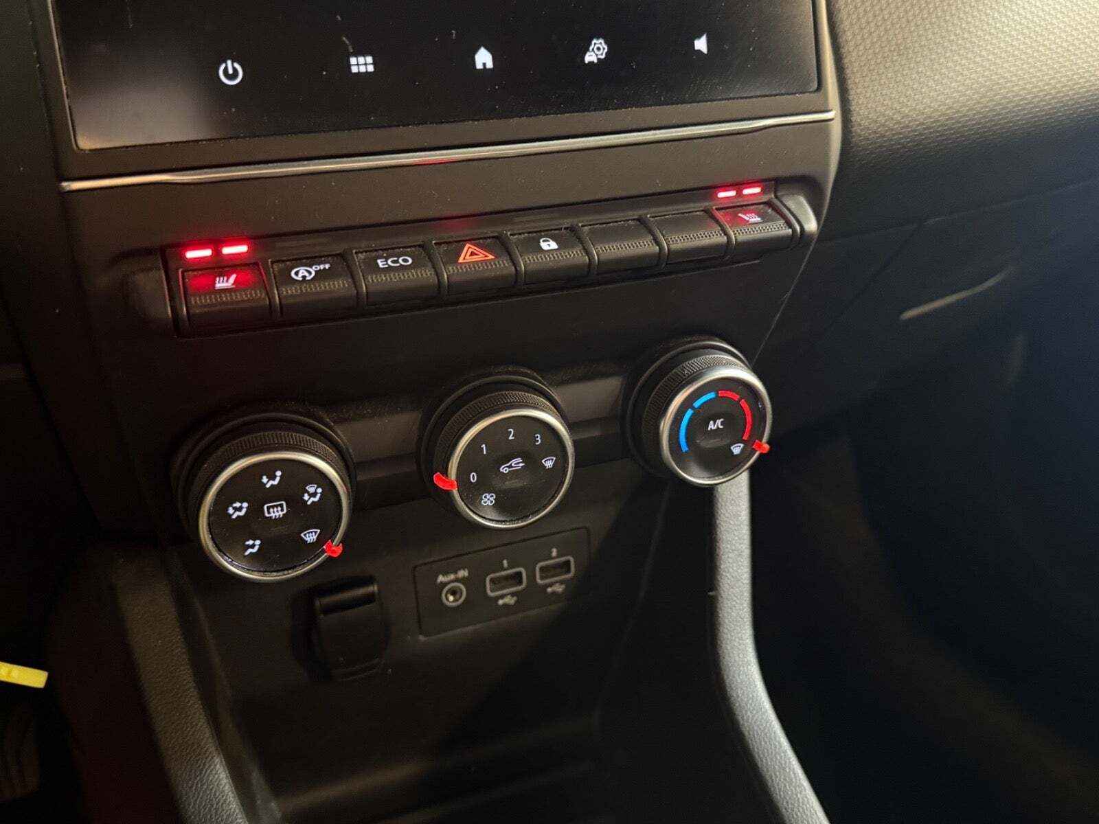 Rød Renault Clio V fra 2020