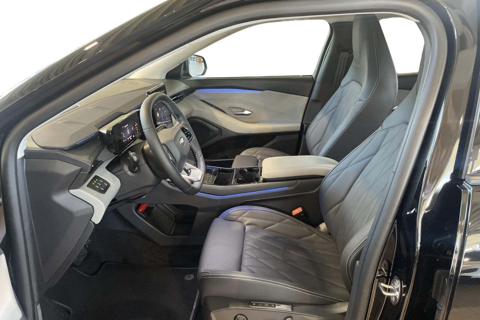 Ford Explorer 77 Premium Extended Range