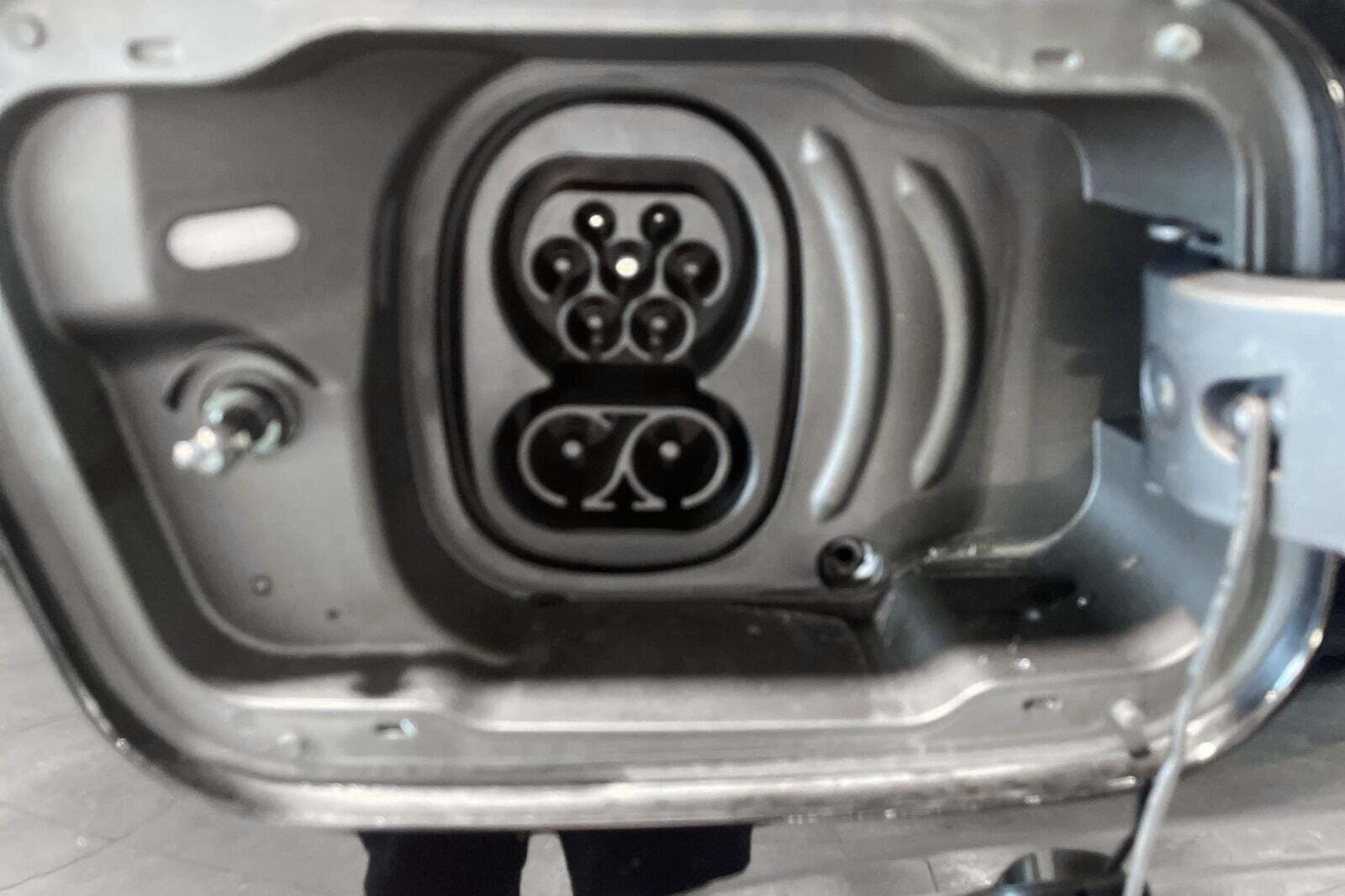 Sort Ford Explorer fra 2025