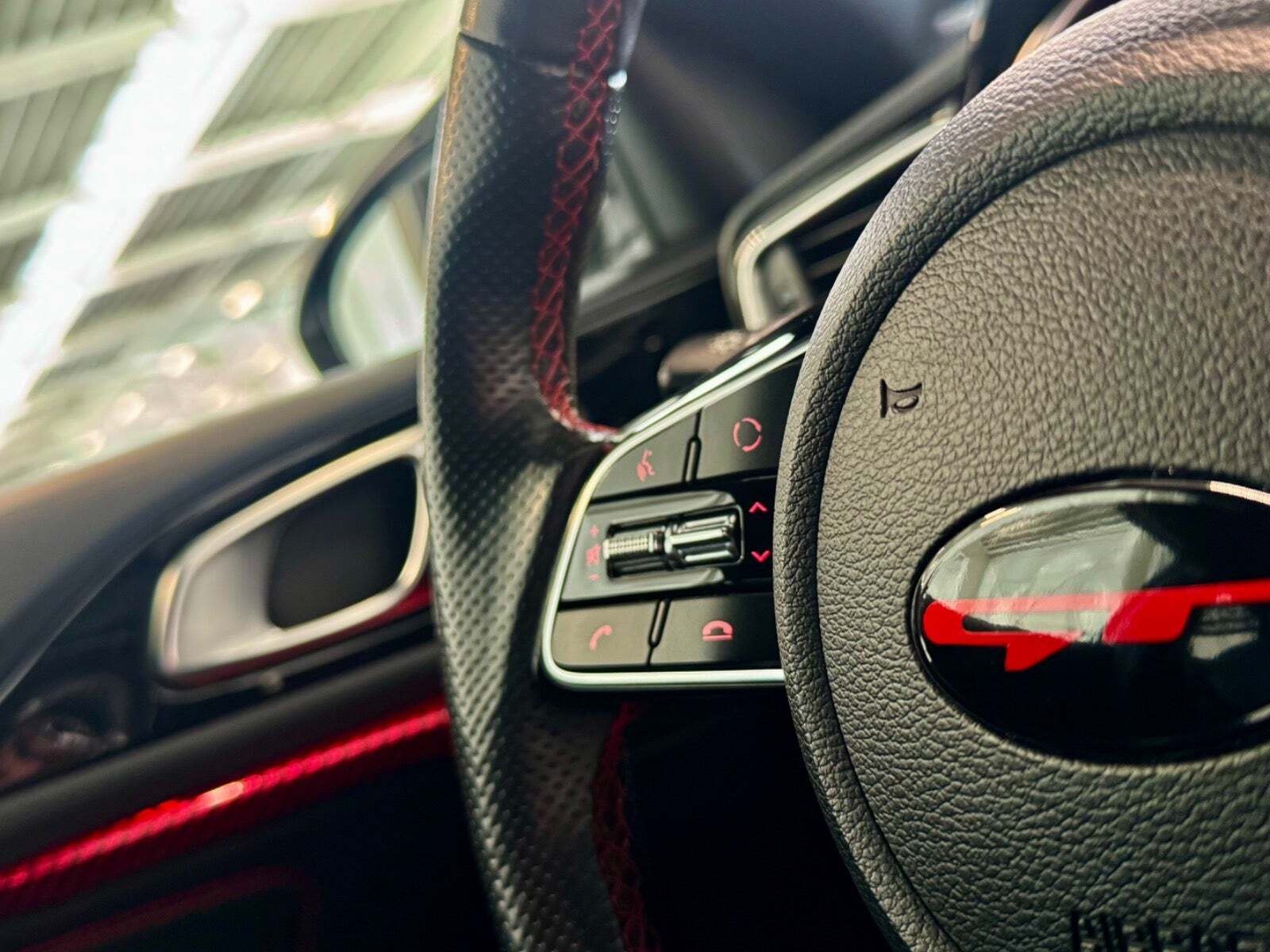 Hvid Kia ProCeed fra 2019