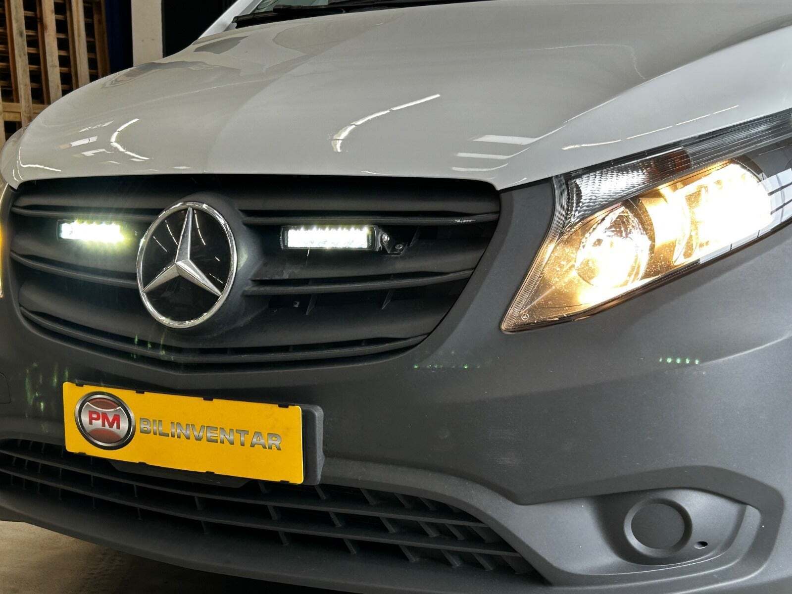 undefined Mercedes Vito 114 fra 2022 set udefra