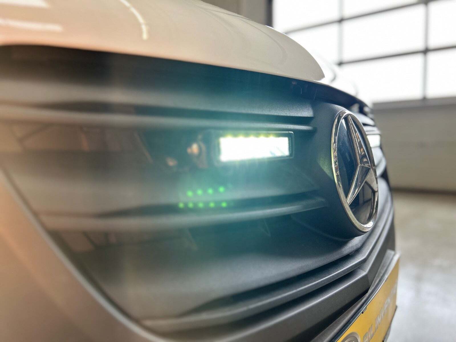 undefined Mercedes Vito 114 fra 2022 set udefra