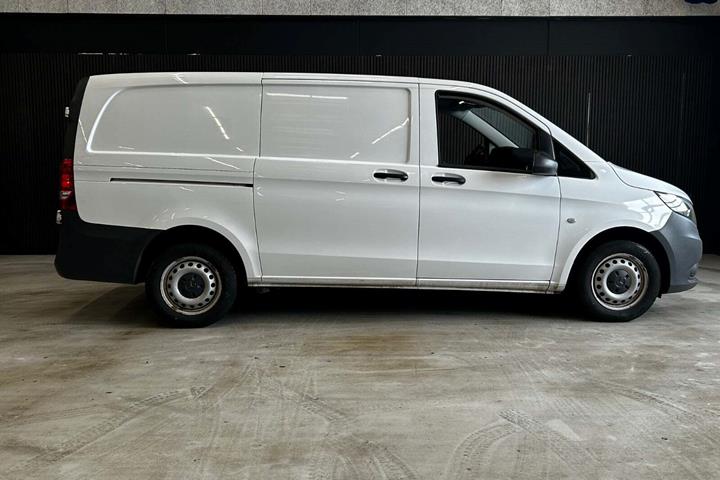 undefined Mercedes Vito 114 fra 2022