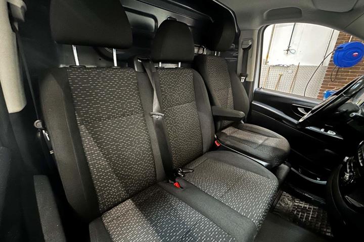 undefined Mercedes Vito 114 fra 2022