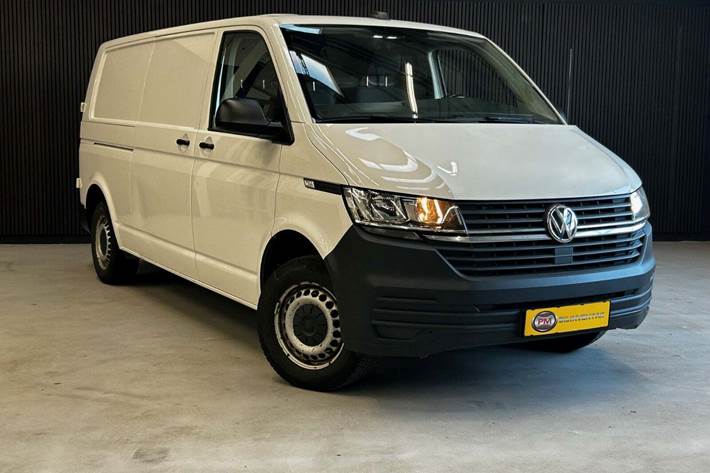 Hvid VW Transporter fra 2021