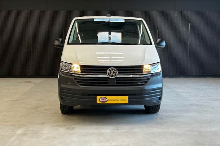 Hvid VW Transporter fra 2021