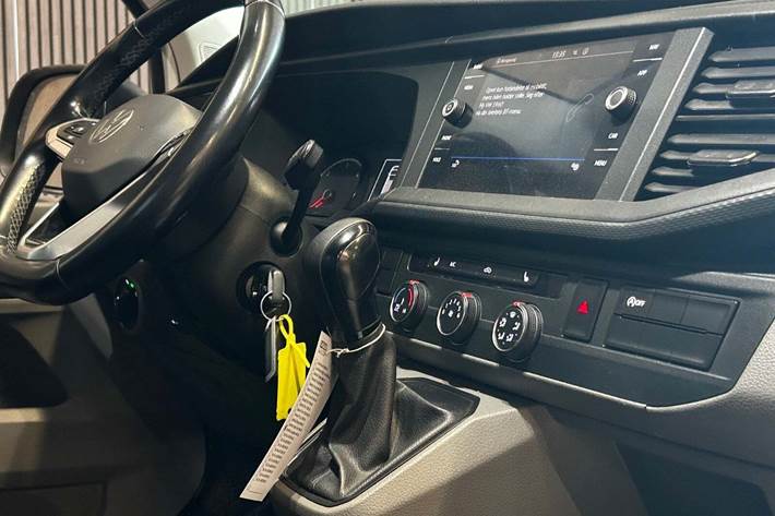 Hvid VW Transporter fra 2021