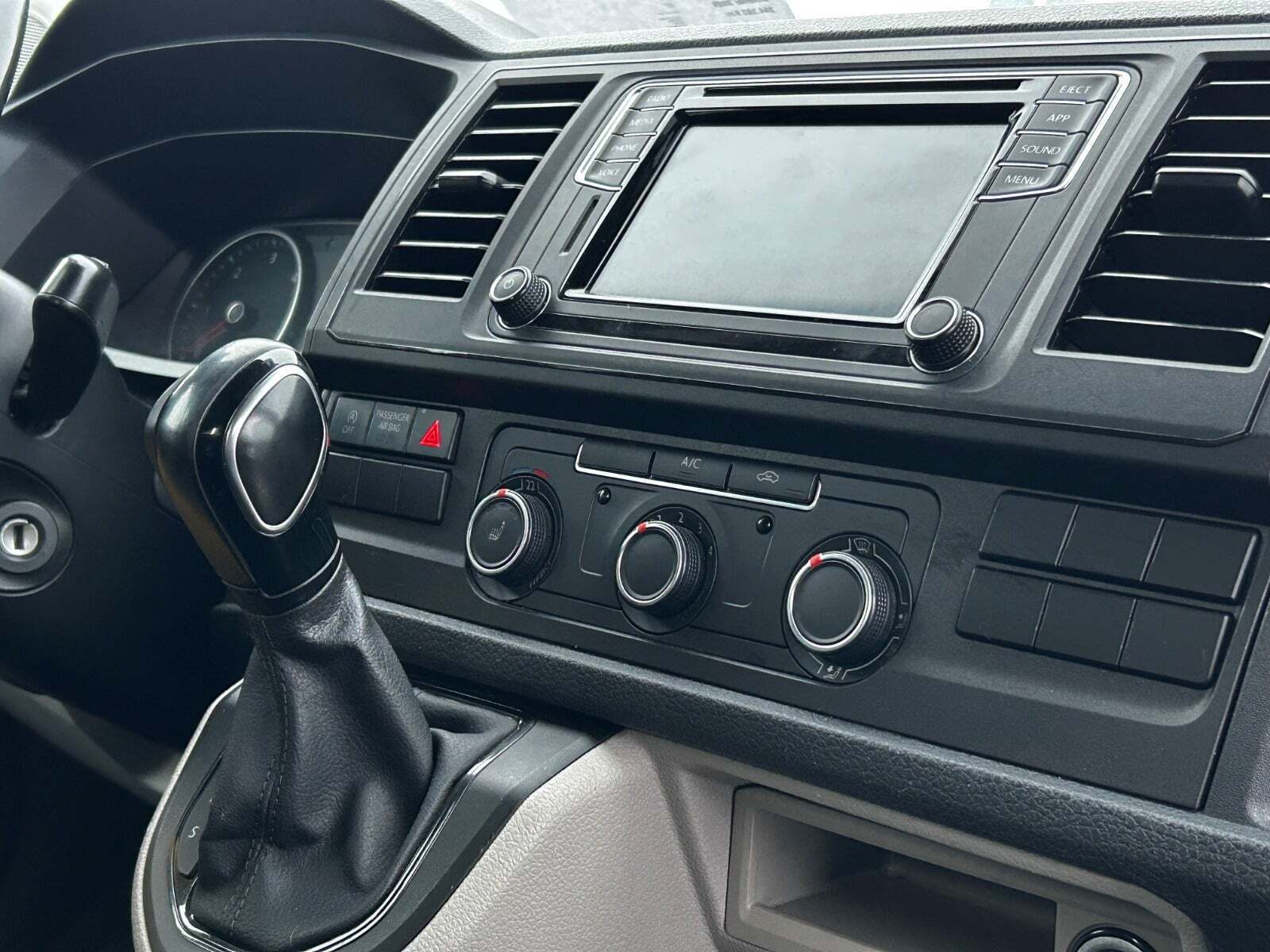 Hvid VW Transporter fra 2019