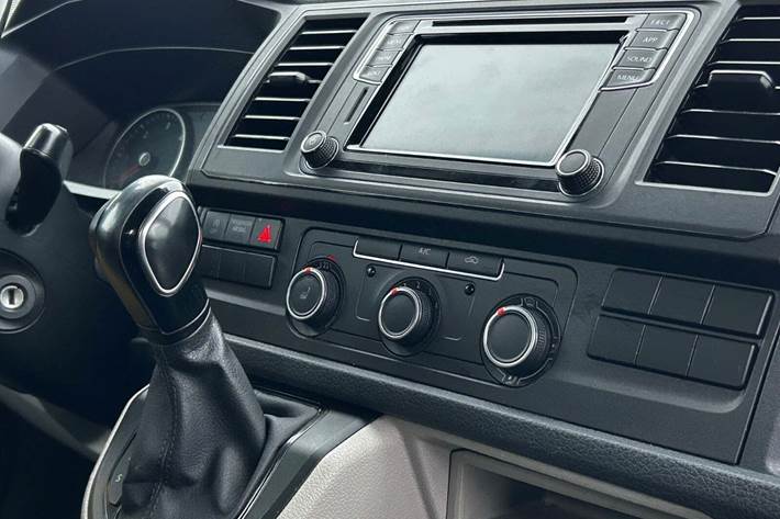 Hvid VW Transporter fra 2019