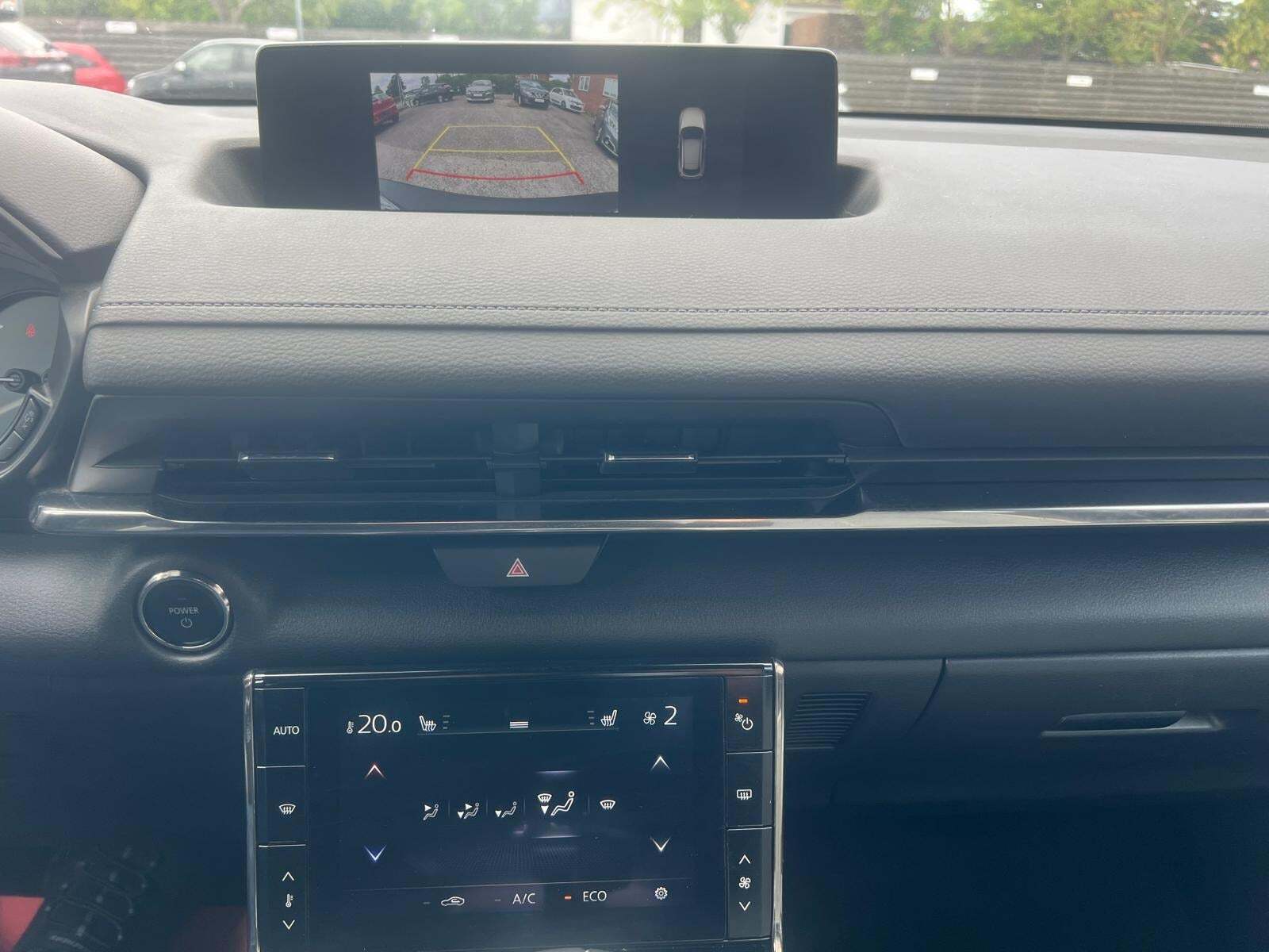 Hvid Mazda MX-30 fra 2021