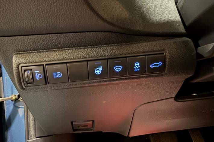 Blå Toyota Corolla fra 2021