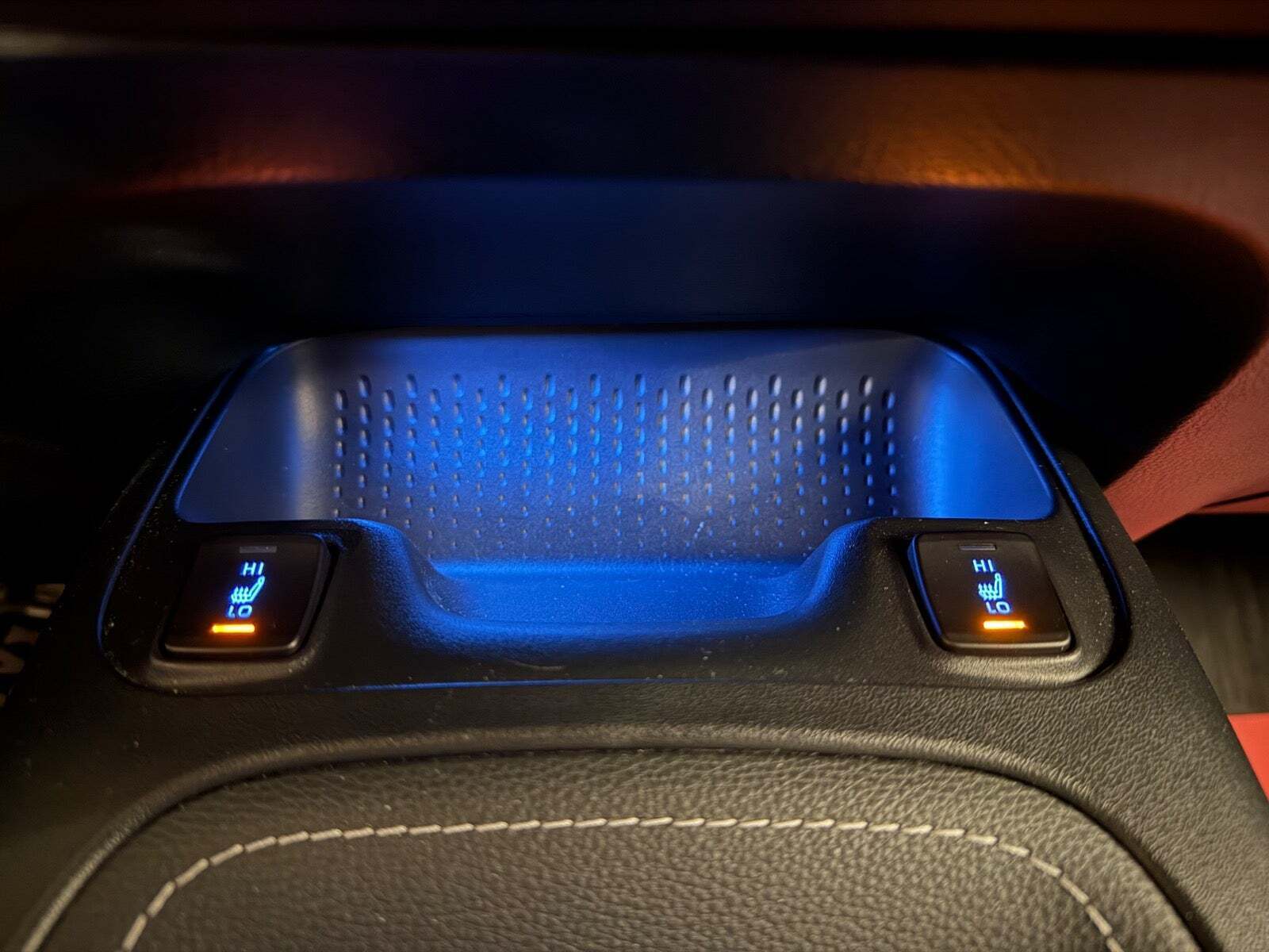 Blå Toyota Corolla fra 2021