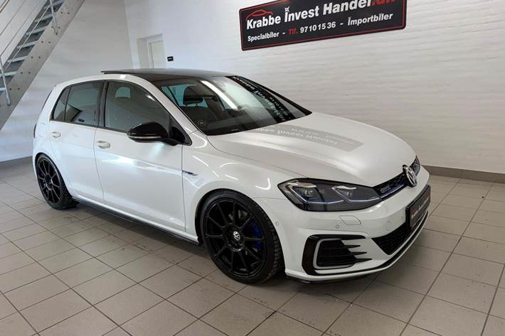 Hvid VW Golf VII fra 2017