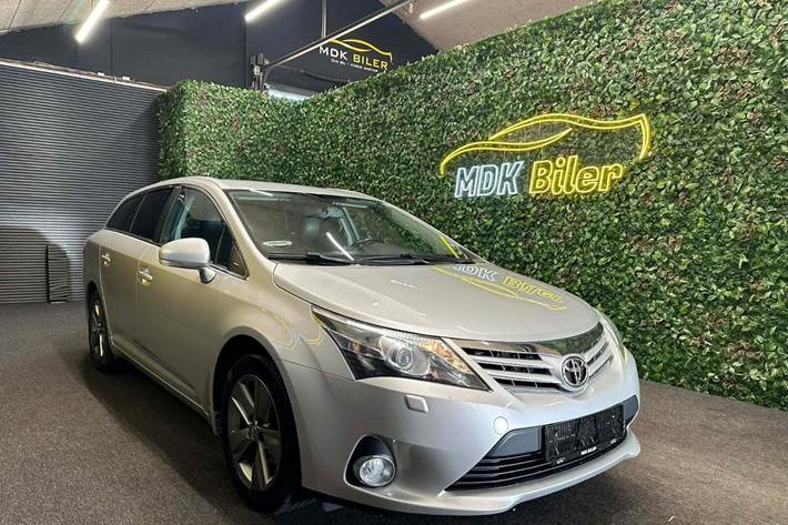 undefined Toyota Avensis fra 2015 set udefra