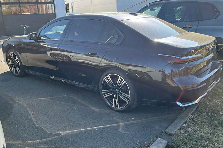 Sort BMW i7 fra 2024