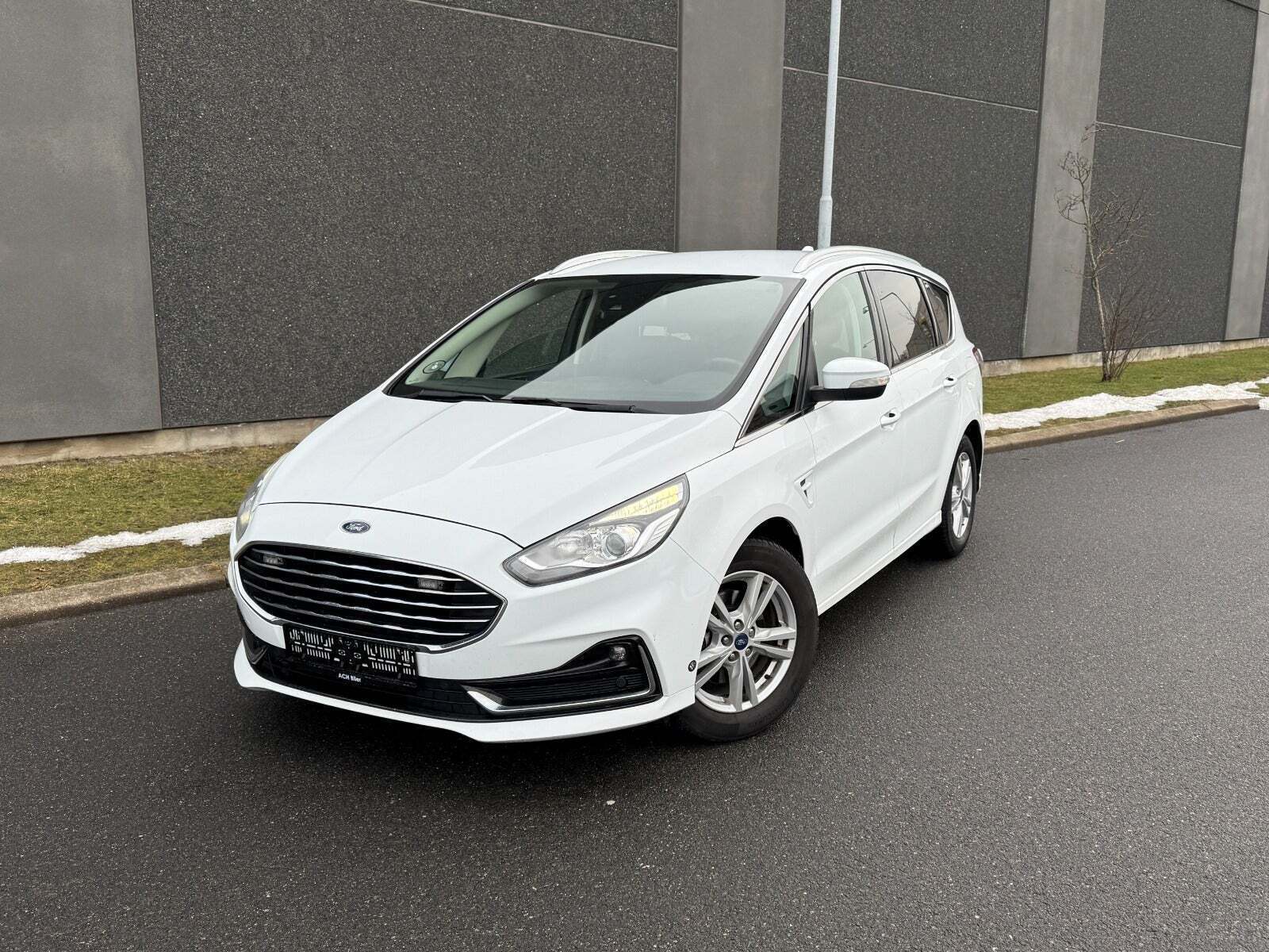 Hvid Ford S-MAX fra 2020