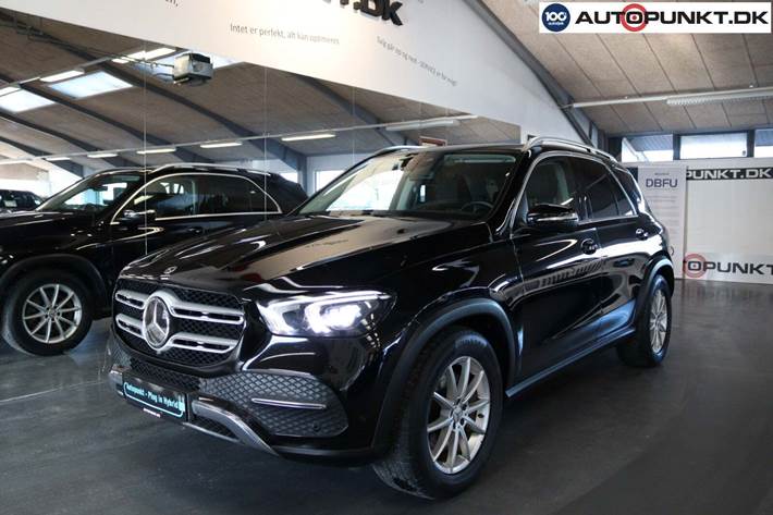 Sort Mercedes GLE350 de fra 2021 set udefra
