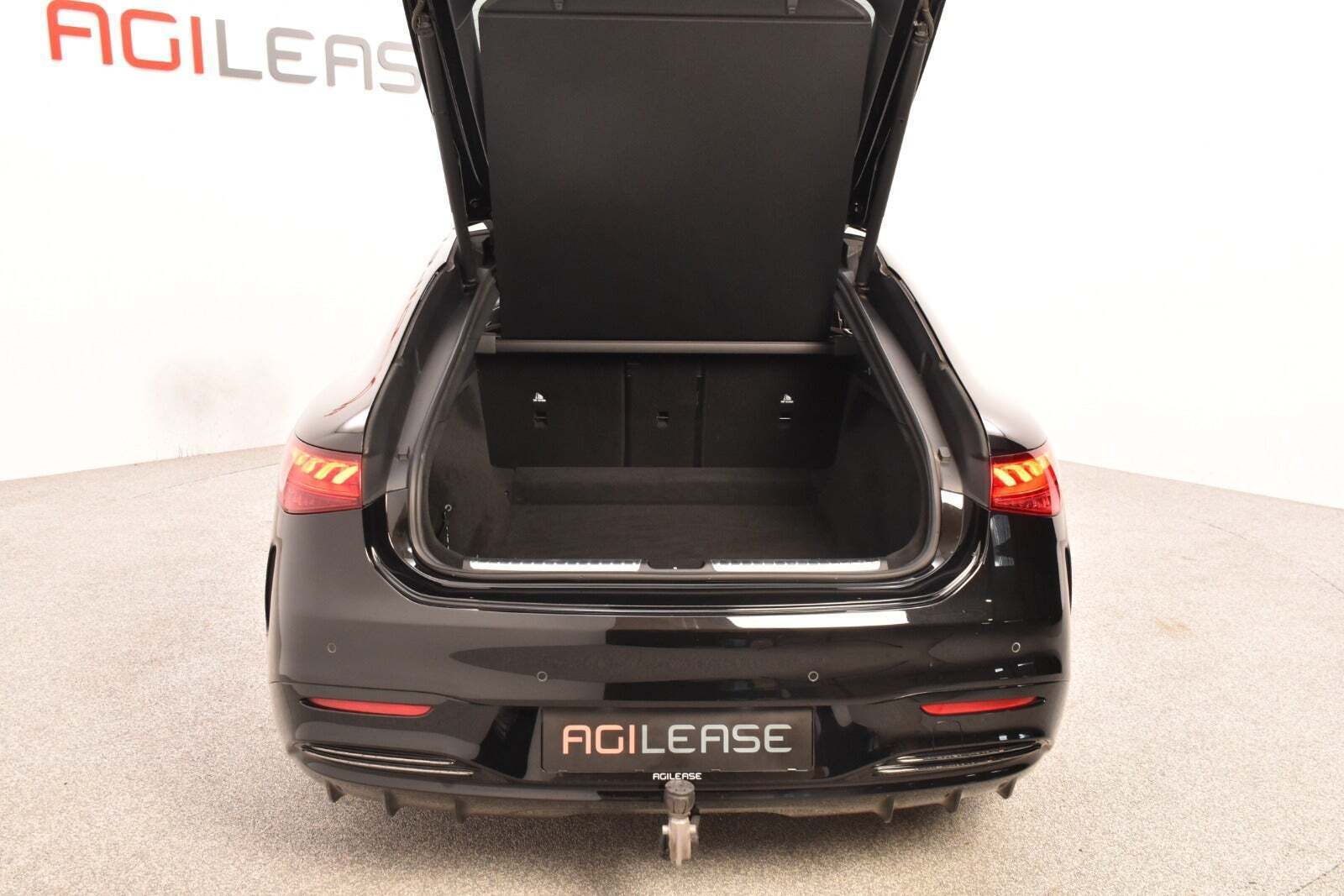 Sort Mercedes EQS450+ fra 2022