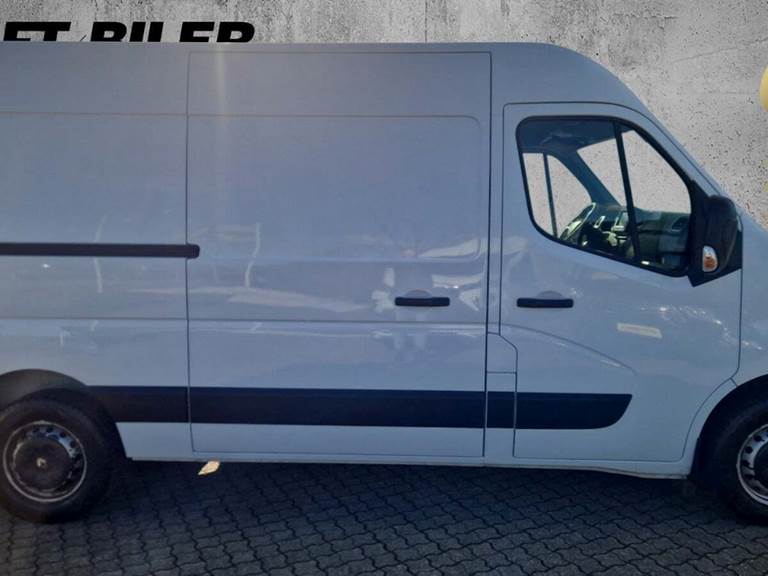 Renault Master IV T33 2,3 dCi 135 L2H2 Kassevogn