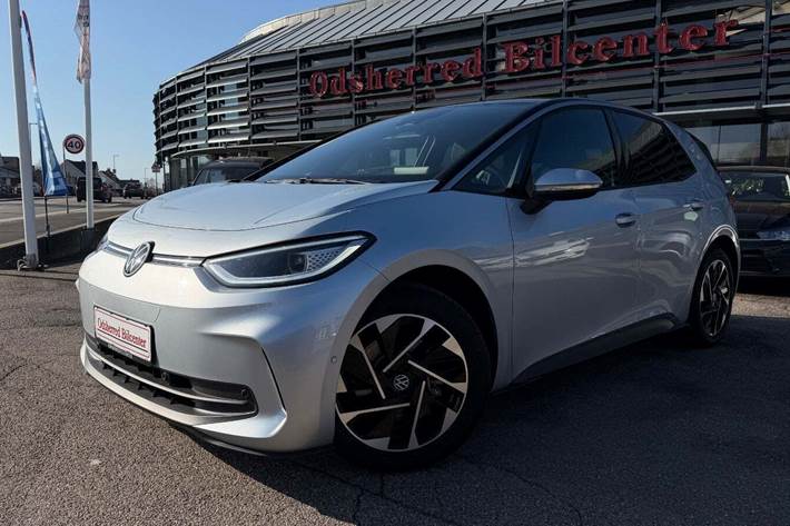 Sølv VW ID.3 fra 2025 set udefra