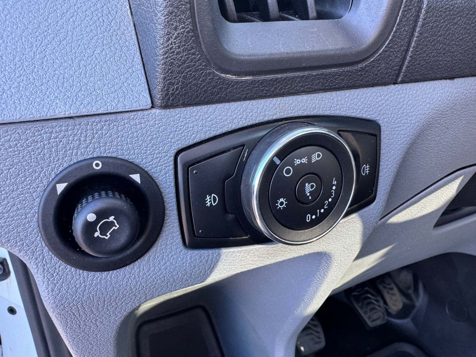 Hvid Ford Transit 350 L3 Chassis fra 2014