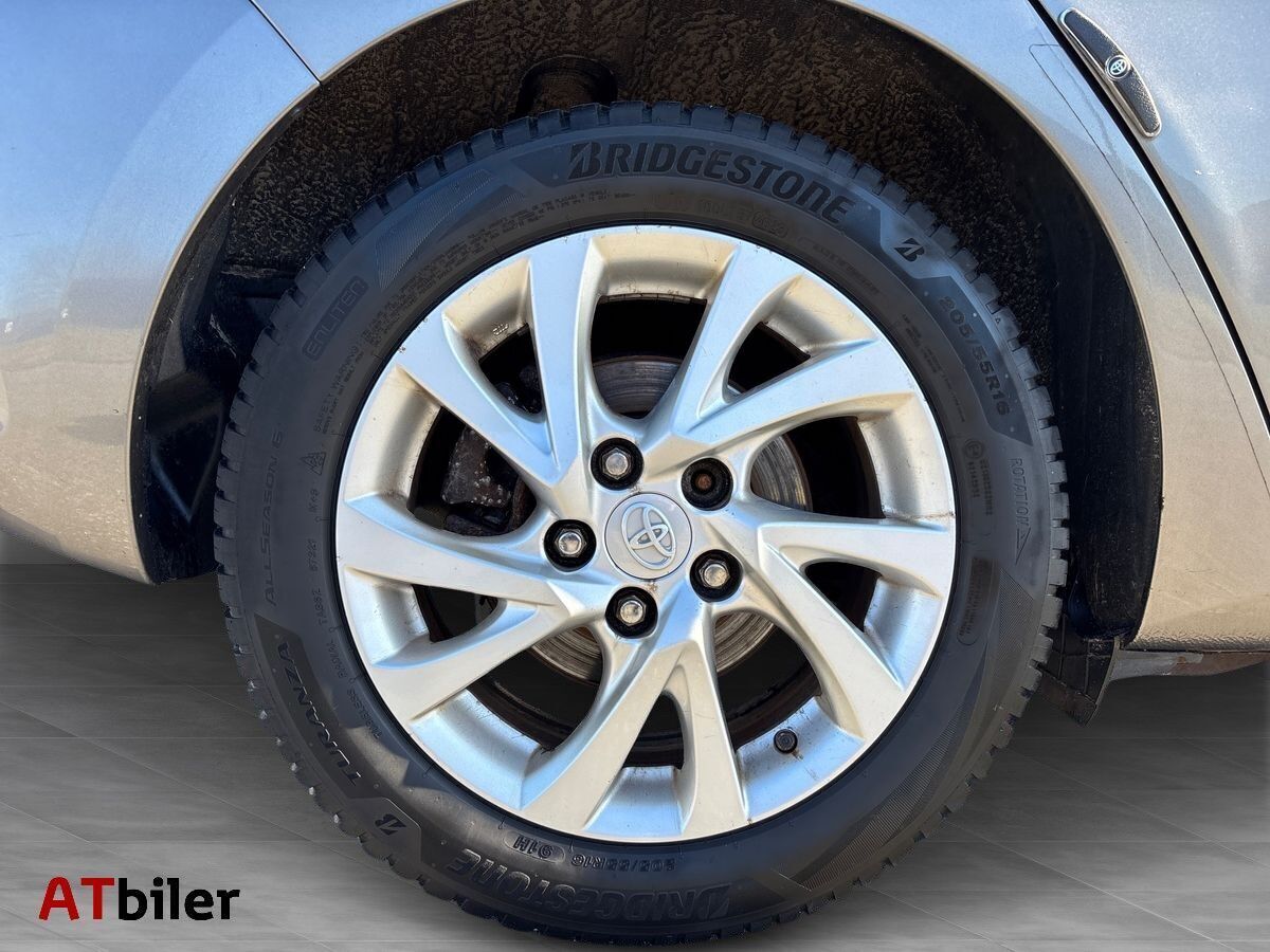 Bronze Toyota Auris fra 2017