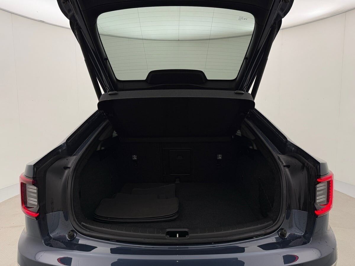 Blå Polestar 2 fra 2022