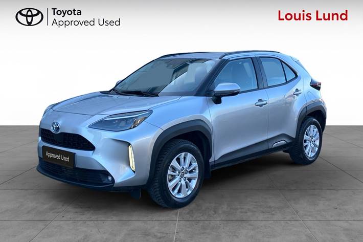 Sølv Toyota Yaris Cross fra 2023 set udefra