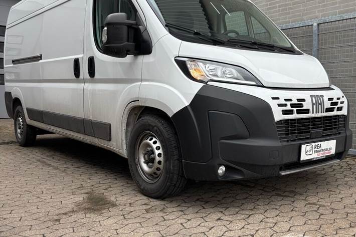 Hvid Fiat Ducato fra 2025