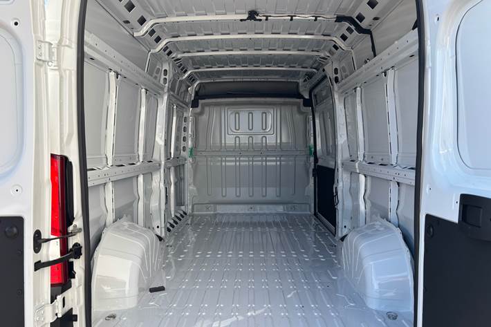 Hvid Fiat Ducato fra 2026